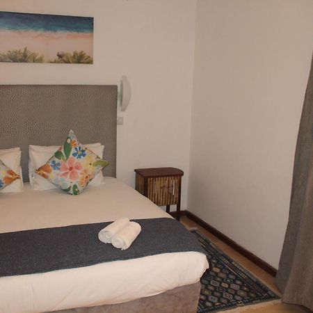 Wharf Side Inn Pemba Bagian luar foto