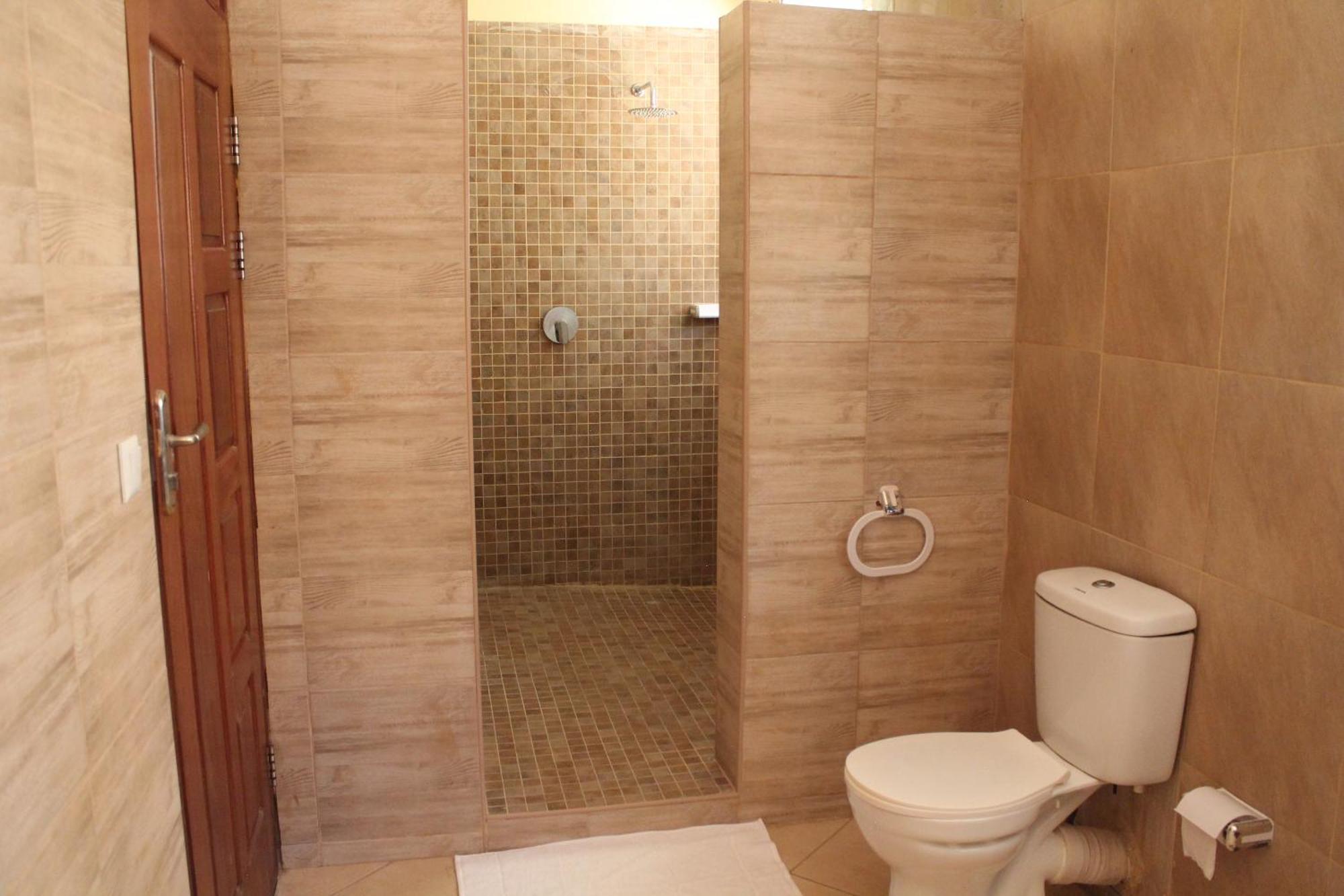 Wharf Side Inn Pemba Bagian luar foto