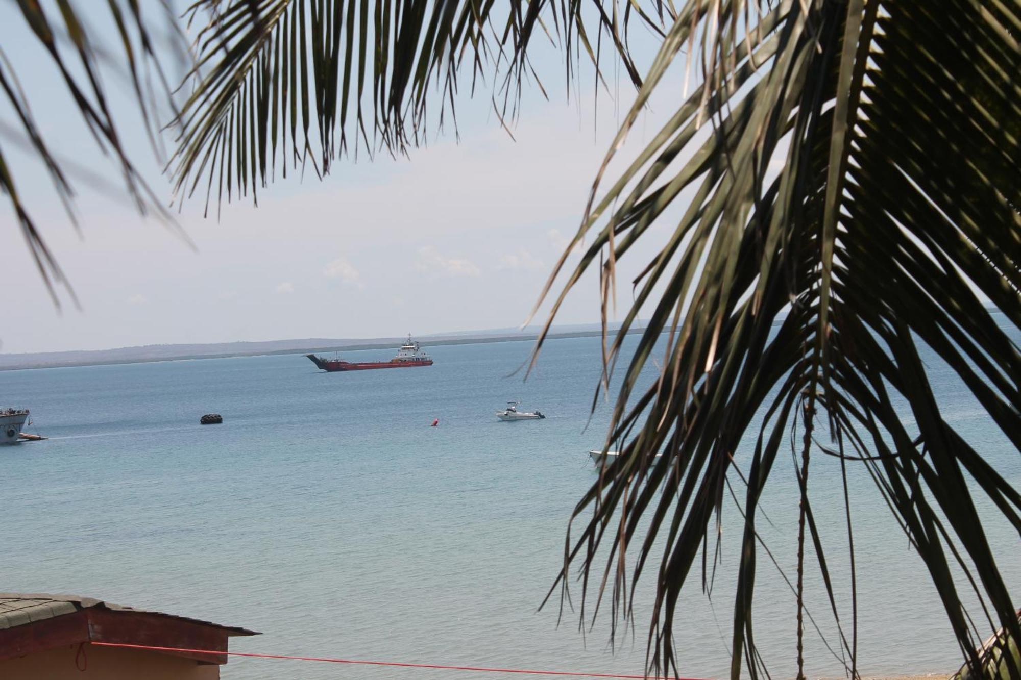 Wharf Side Inn Pemba Bagian luar foto