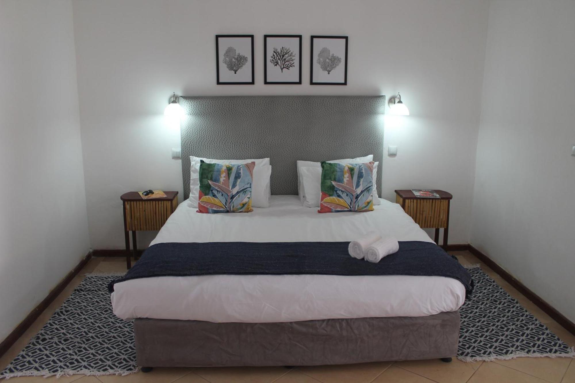 Wharf Side Inn Pemba Bagian luar foto